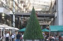 Christmas_tree_at_shopping_mall